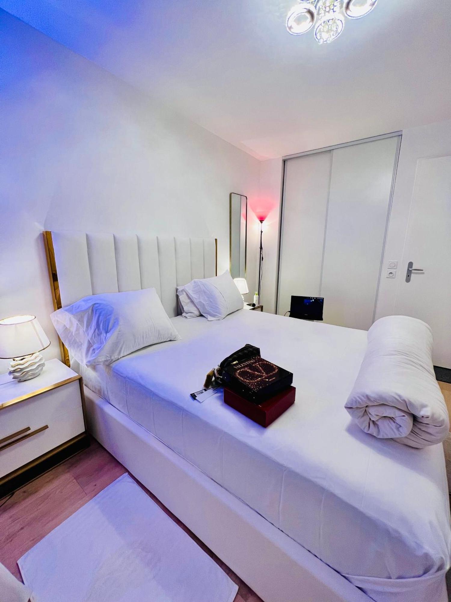 Les Residences De Djibril เลอบล็องเมนิล ภายนอก รูปภาพ