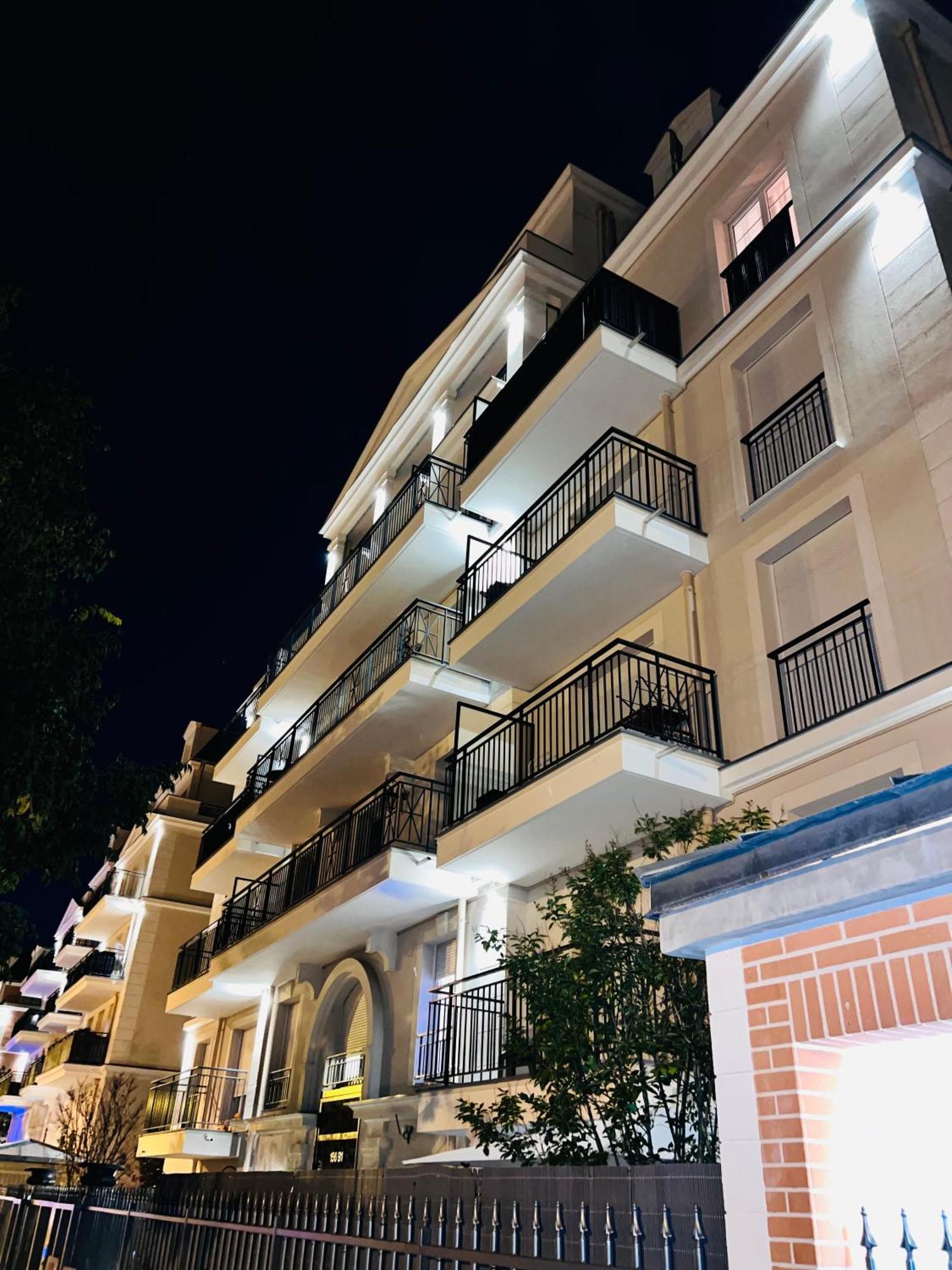 Les Residences De Djibril เลอบล็องเมนิล ภายนอก รูปภาพ